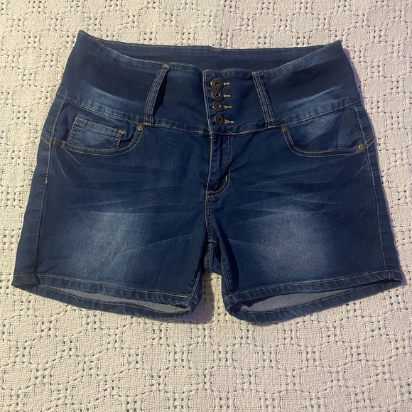 Shorts, jean, 5 pair, various brands. GoGoStar, Vince Blue, Dollhouse, Levi’s. - Picture 2 of 16